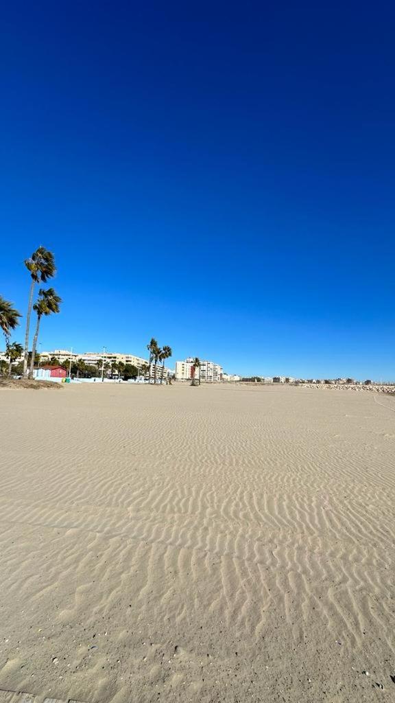 Playa De Los Naufragos Cozy Apartment With Pool Torrevieja Extérieur photo