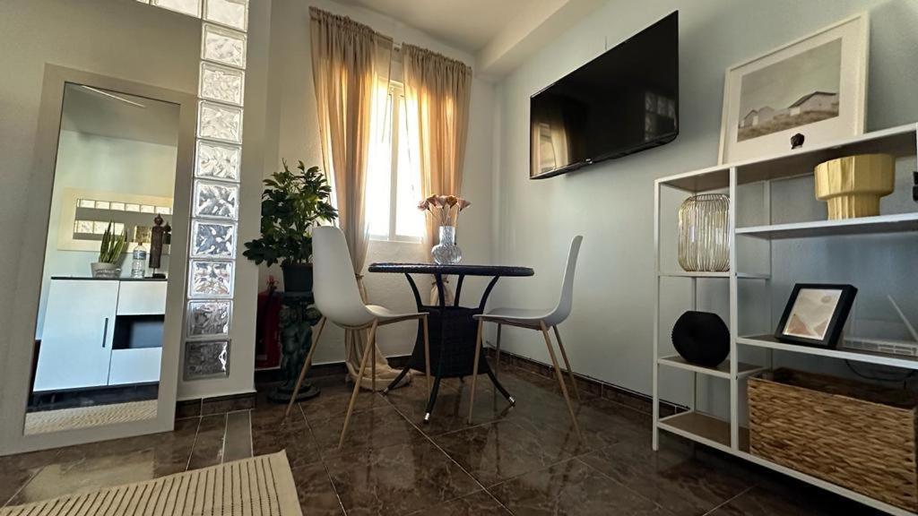 Playa De Los Naufragos Cozy Apartment With Pool Torrevieja Extérieur photo