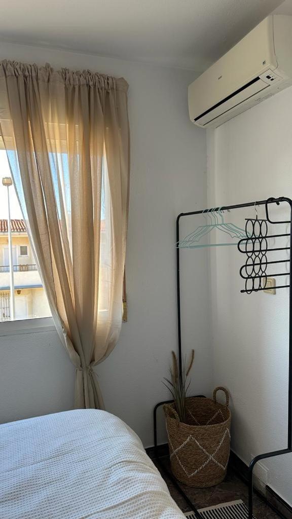Playa De Los Naufragos Cozy Apartment With Pool Torrevieja Extérieur photo